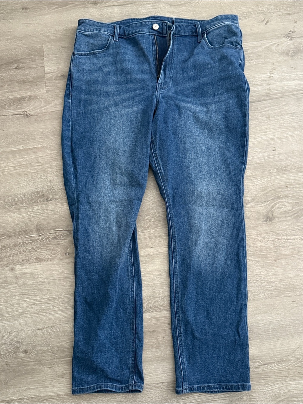 Old Navy Women’s High Rise WOW Straight Ankle Jeans, Size 16 Short